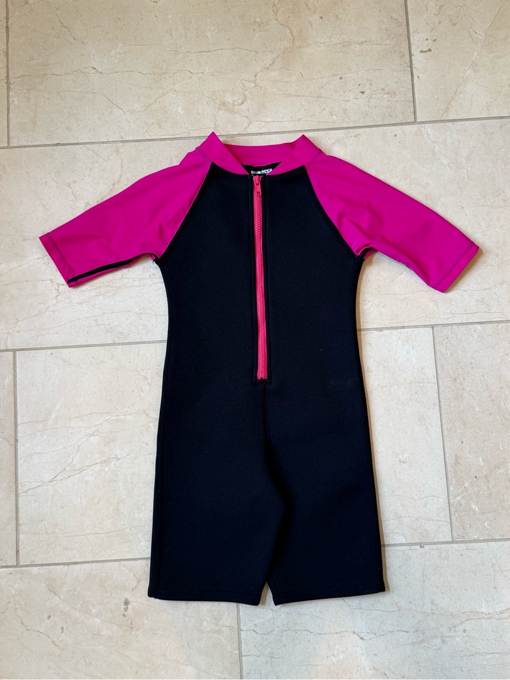Tuga Kids Short Sleeve Neoprene Wet Suit - Black with Pink Accent Sz 6